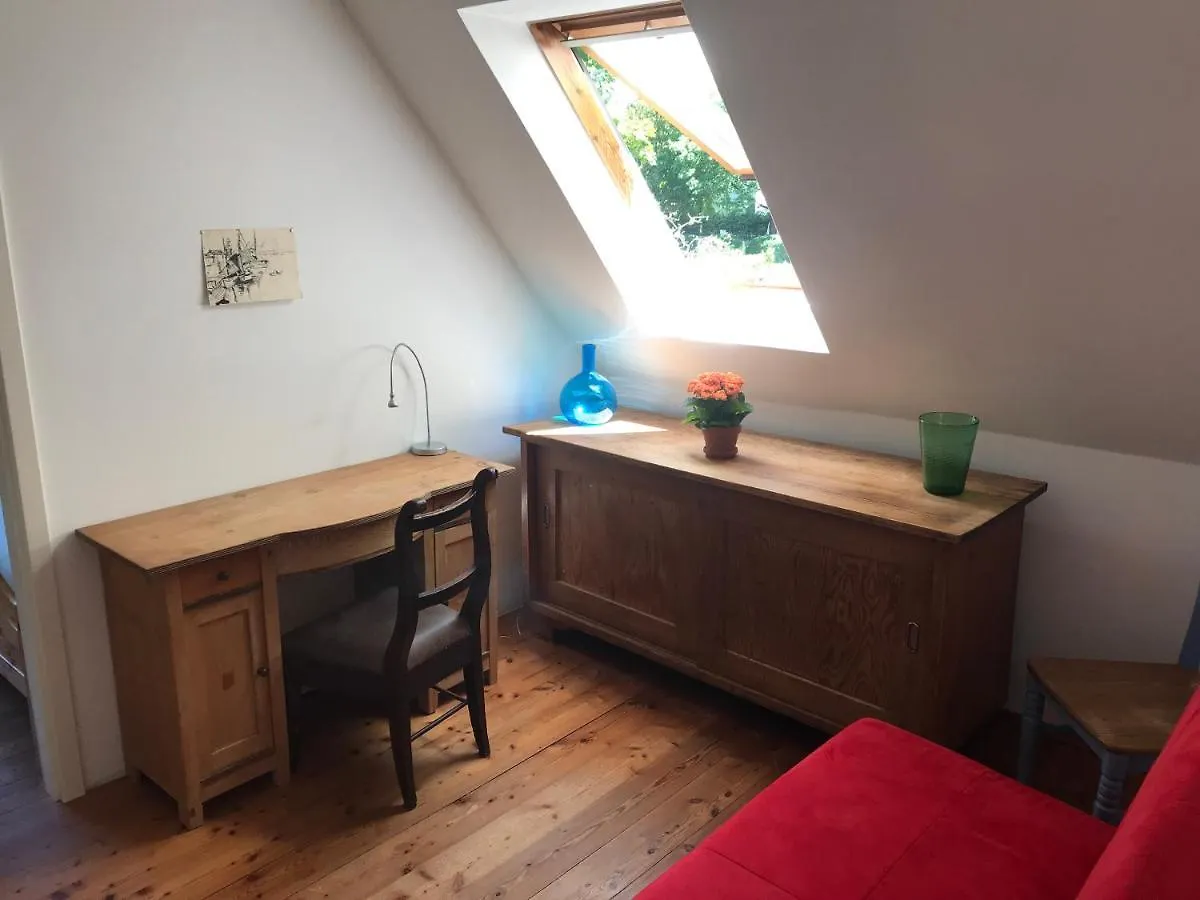 Charmante Altbau-Dg-Wohnung München 0*,  Tyskland