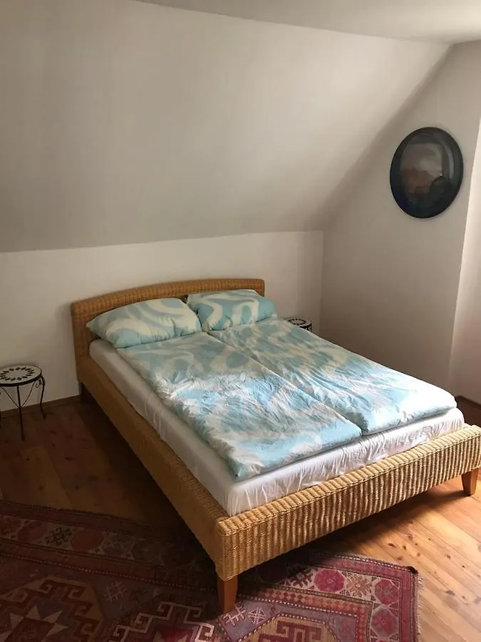 Charmante Altbau-Dg-Wohnung München 0*,  Tyskland