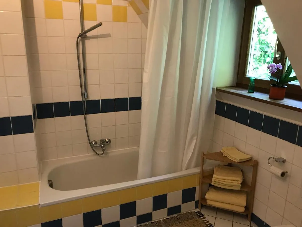Lägenhet Charmante Altbau-Dg-Wohnung München Tyskland