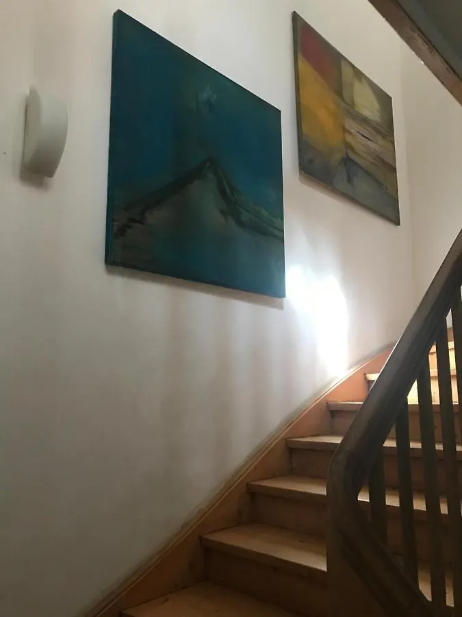 Charmante Altbau-Dg-Wohnung München Lägenhet
