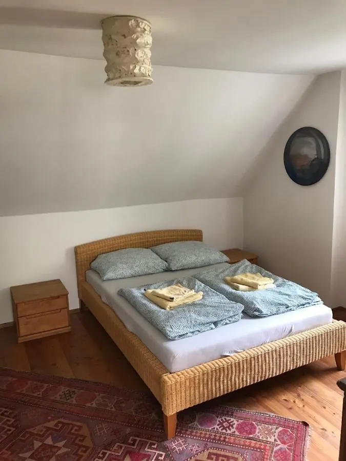 Charmante Altbau-Dg-Wohnung München
